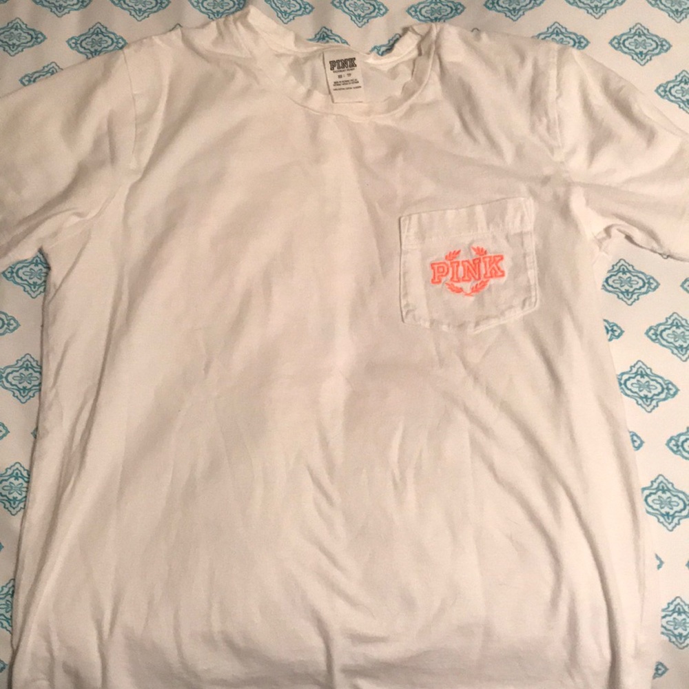 Pink pocket t